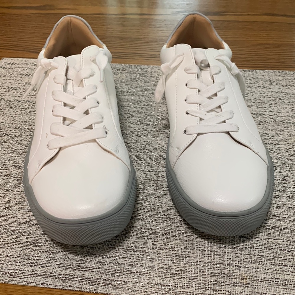 DV Dolce Vita Abigale WMS 8.5 White Faux Leather Lace Up Sneakers New
